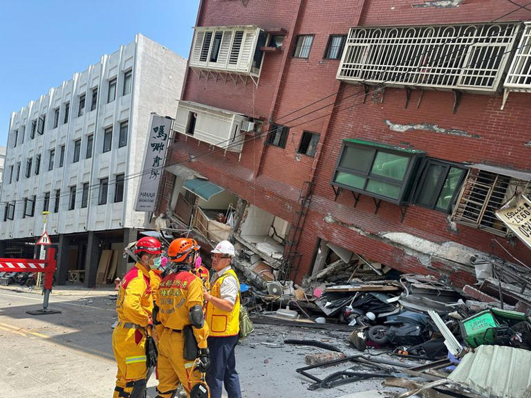 Taiwans-strongest-earthquake-in-25-years-kills-seven-traps-77