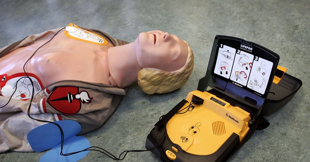 Defibrillator