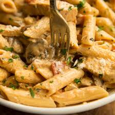 https://www.mealgirl.com/cajun-chicken-pasta/