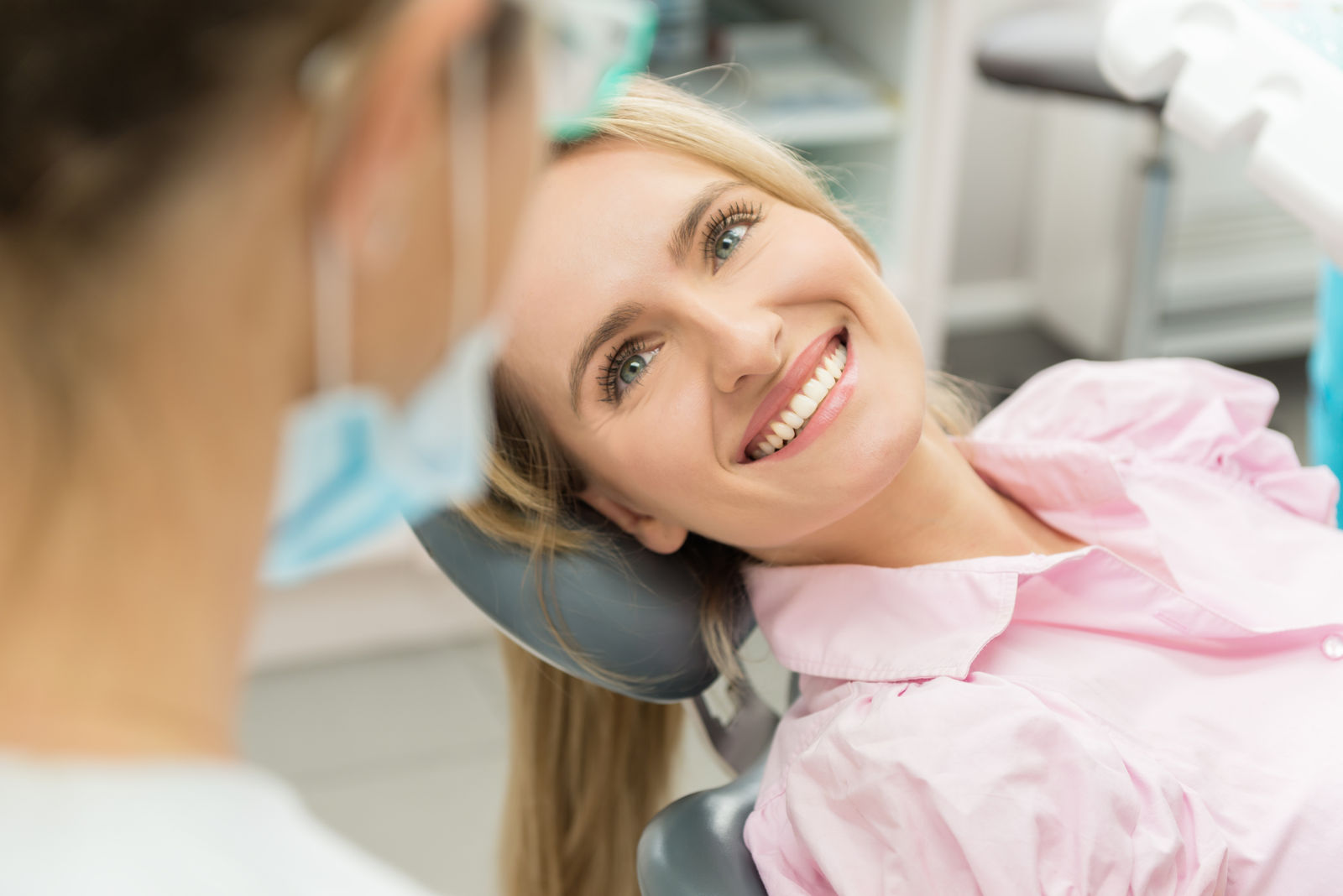 how to choose the perfect dental implant specialist