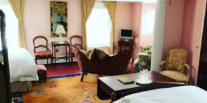 Swan House Bed & Breakfast